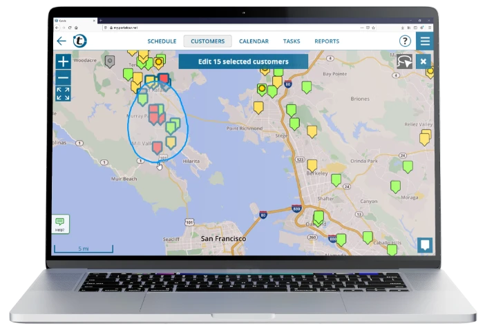 Use the lasso function for an easy and intuitive selection of specific customers on the map